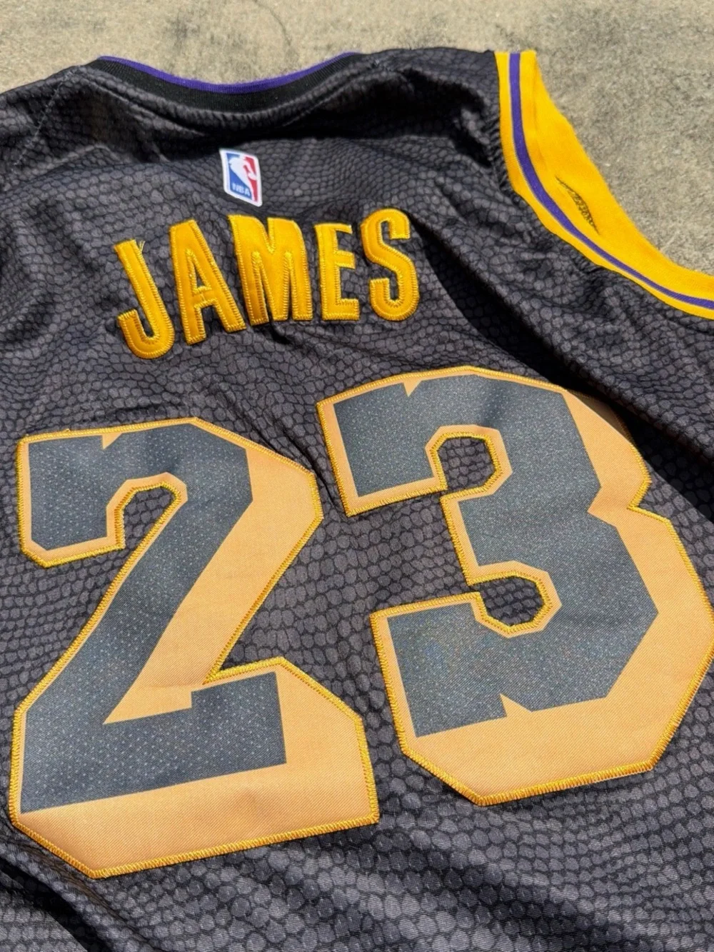 Nike Los Angeles Lakers #23 Lebron James Jersey